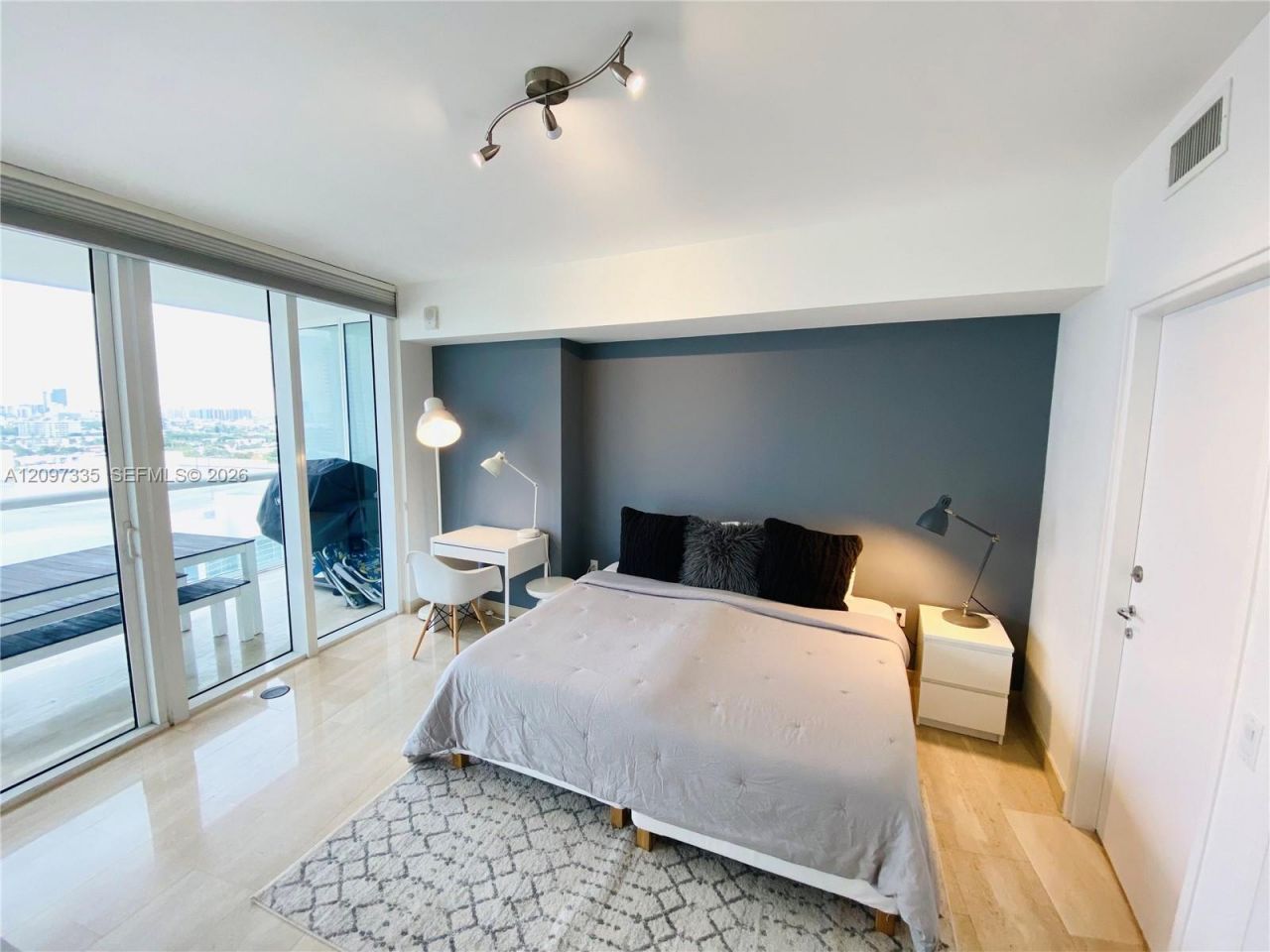 450 Alton Rd , Unit 1406, Miami Beach, FL 33139 Photo