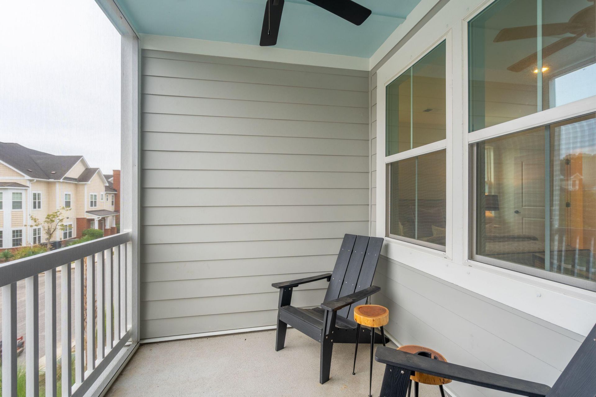 501 Raes Court Photo 8