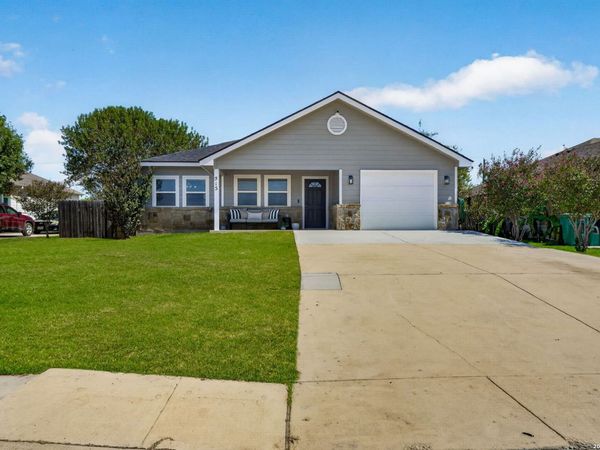 515 INDIAN XING, Jourdanton, TX 78026