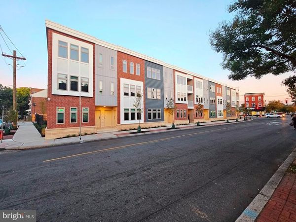 200 HAMILTON AVENUE, Unit 202, TRENTON, NJ 08609