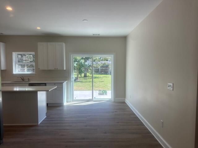 6034 Creek Road Photo 10