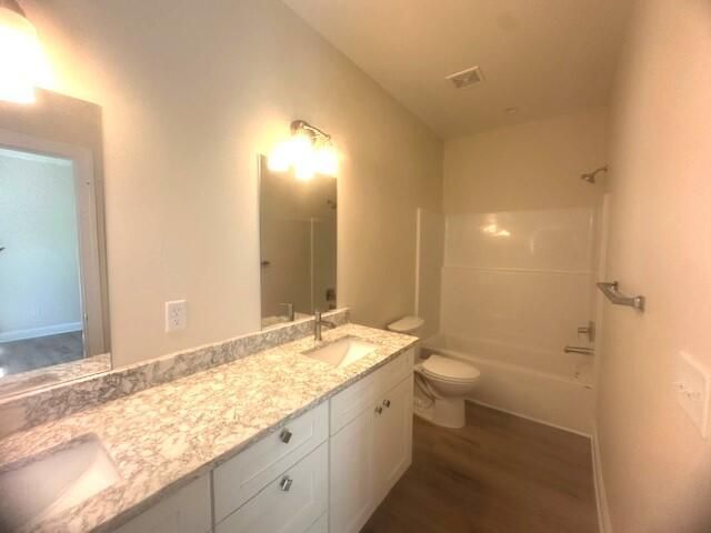 6034 Creek Road Photo 20