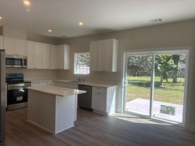 6034 Creek Road Photo 8