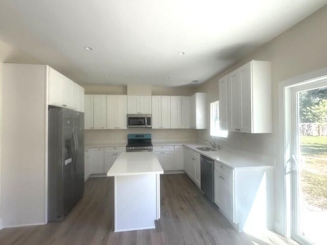 6034 Creek Road Photo 9