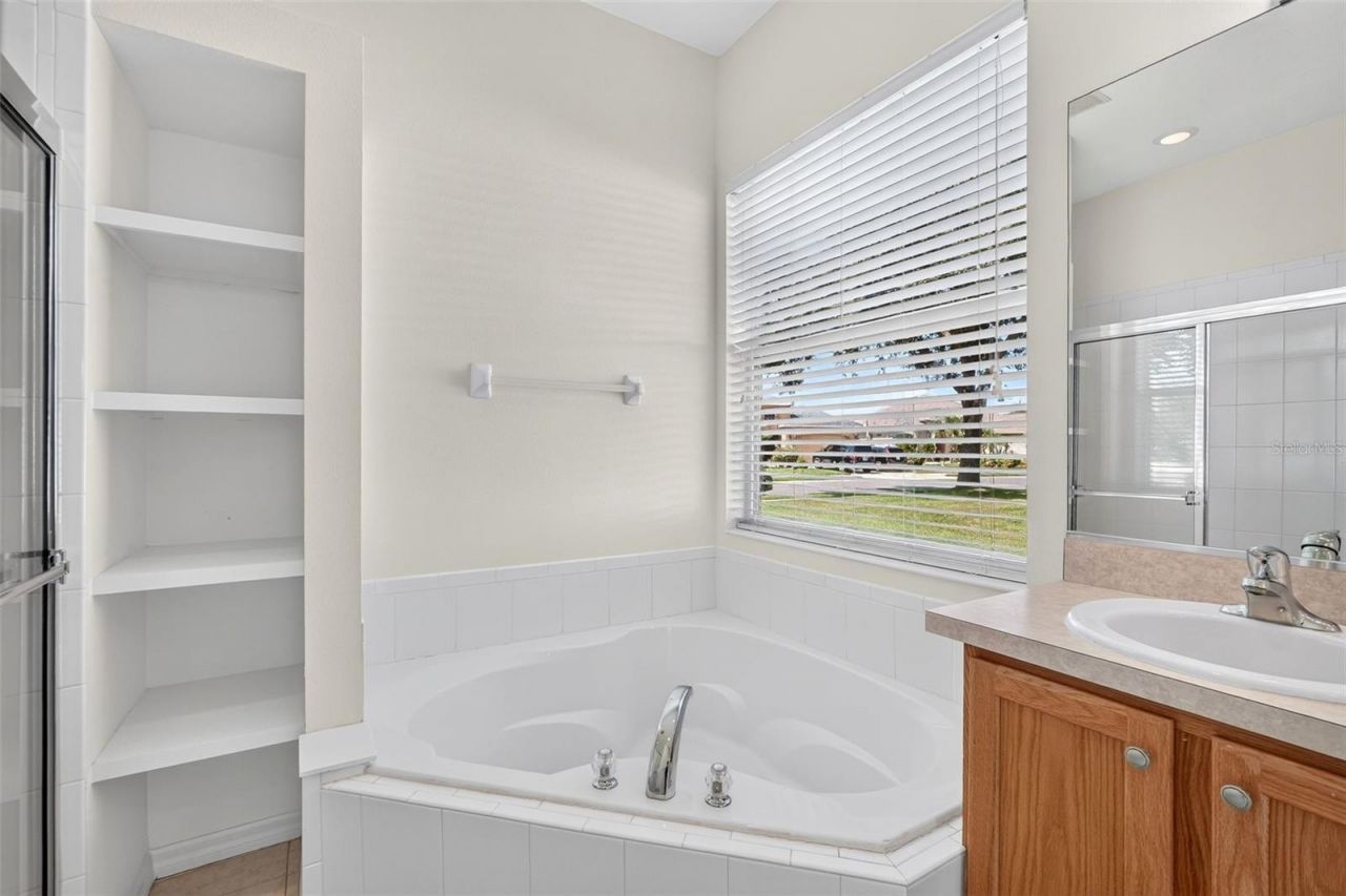 6407 67th Street E, Bradenton, FL 34203 Photo