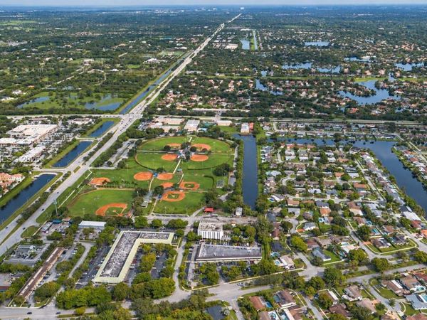 12171 Taft St , Pembroke Pines, FL 33026