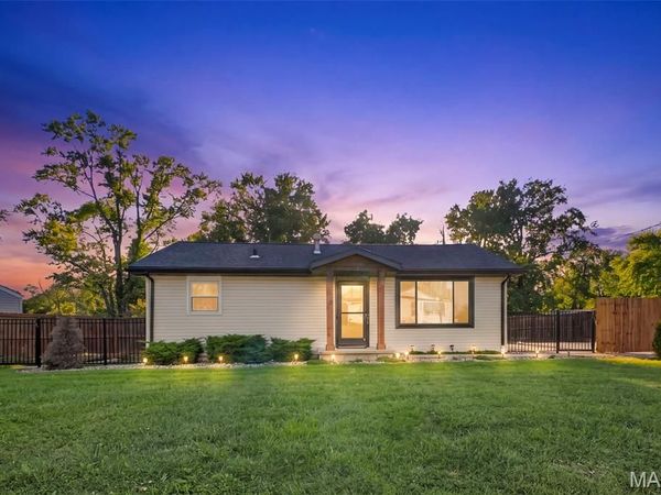 15 Cascade Drive , Belleville, IL 62223
