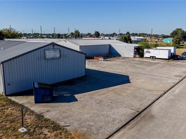 109 Lakeside Drive, Sikeston, MO 63801