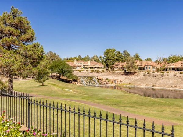8060 Castle Pines Avenue , Las Vegas, NV 89113