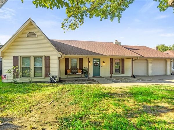 508 Lakewood Avenue , Corsicana, TX 75110