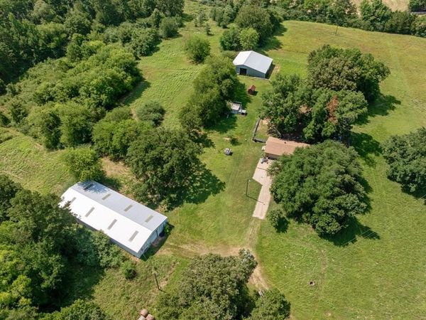 8468 Hydrangea Road , Ore City, TX 75683
