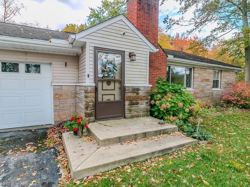 36280 Eddy Road, Willoughby Hills, OH 44094 Photo 2