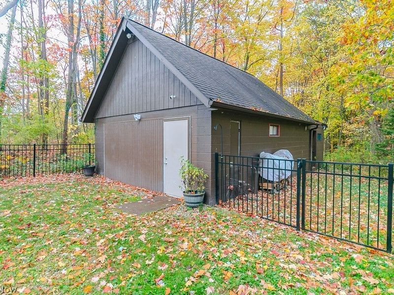 36280 Eddy Road, Willoughby Hills, OH 44094 Photo 9