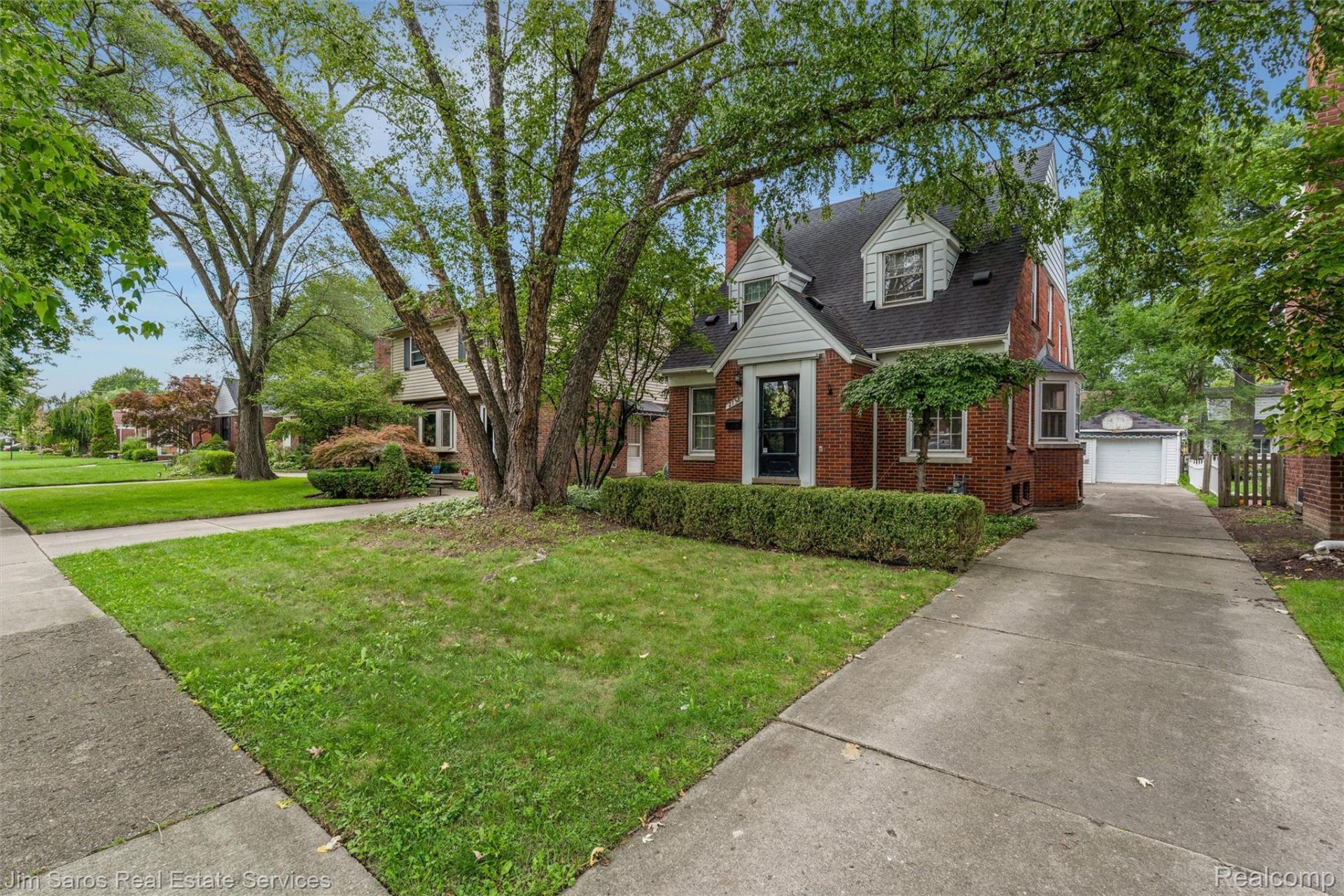 2158 Fleetwood Drive, Grosse Pointe Woods, Mi 48236 Main Photo
