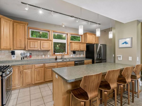 9820 Cove Drive, Minnetonka, MN 55305