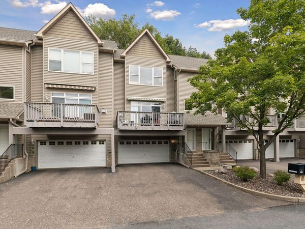 9820 Cove Drive, Minnetonka, MN 55305