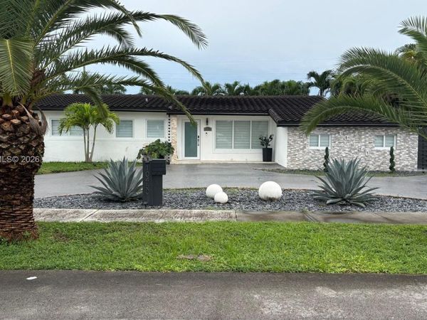 10450 SW 42nd Ter , Miami, FL 33165