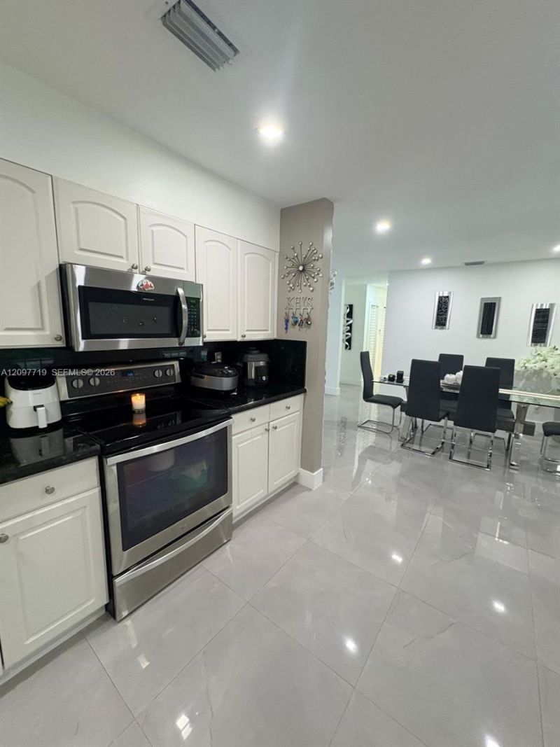 10450 SW 42nd Ter , Miami, FL 33165 Photo