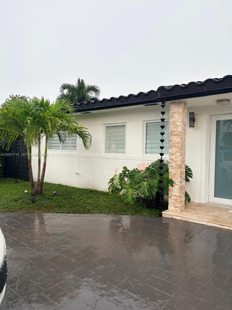 10450 SW 42nd Ter , Miami, FL 33165 Photo