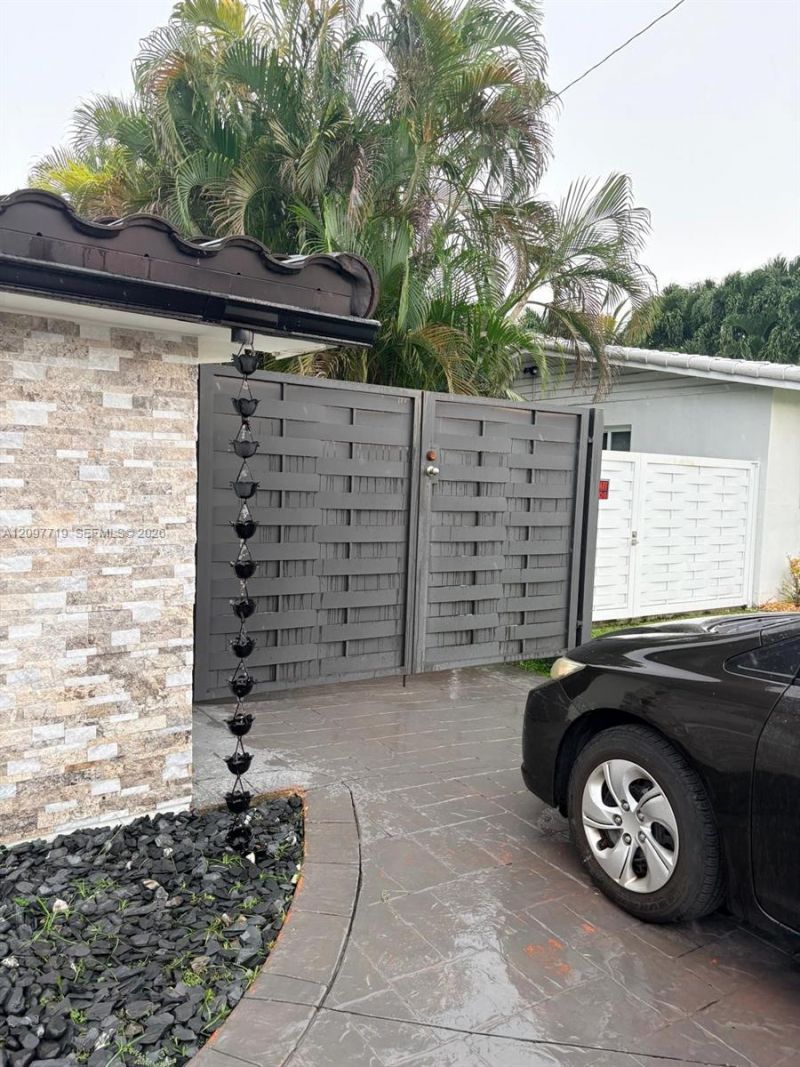 10450 SW 42nd Ter , Miami, FL 33165 Photo