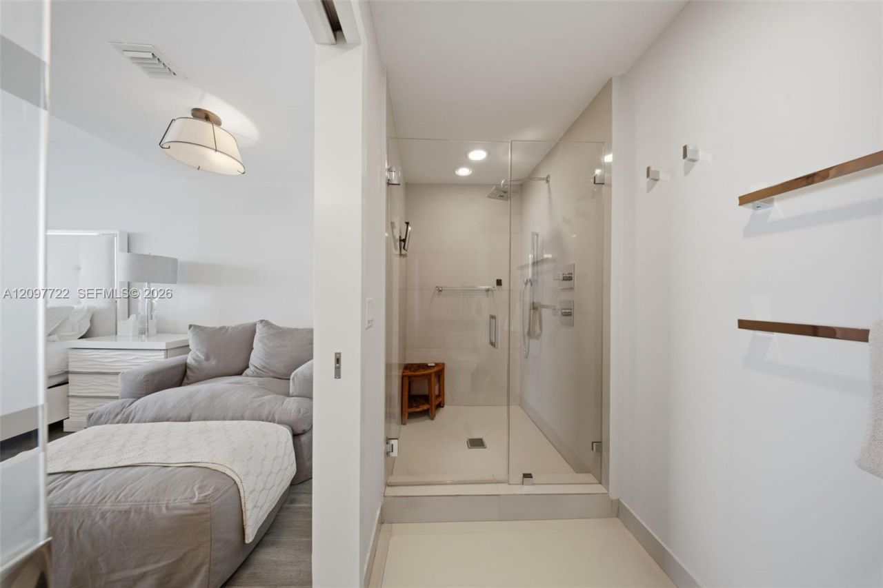 600 NE 27th St , Unit 1204, Miami, FL 33137 Photo