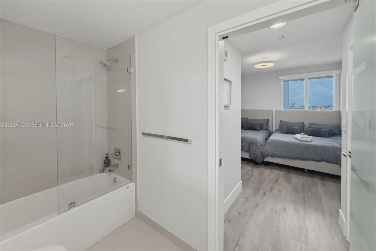 600 NE 27th St , Unit 1204, Miami, FL 33137 Photo