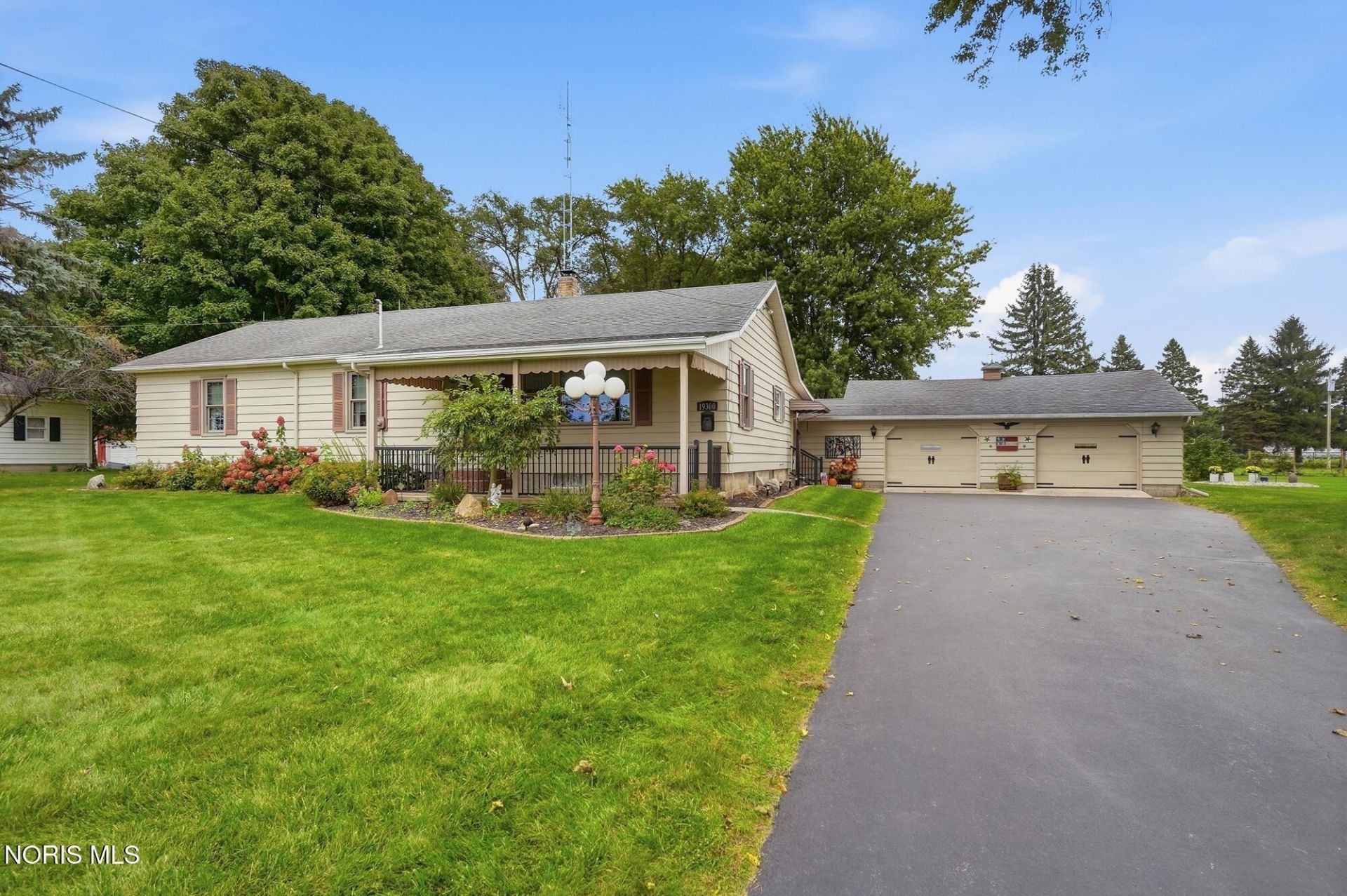 19300 Luckey Road, Pemberville, OH 43450 Main Photo