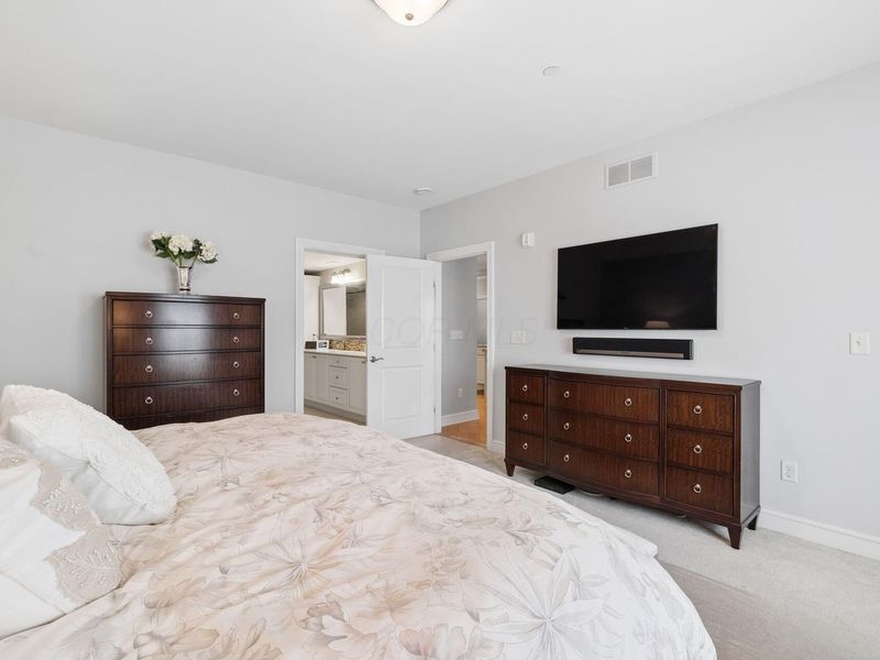 3175 Tremont Road, Unit 206, Columbus, OH 43221 Photo 22