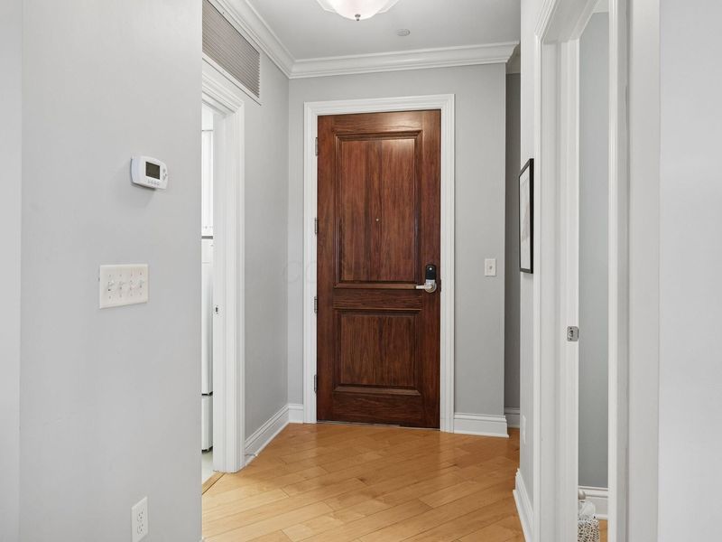 3175 Tremont Road, Unit 206, Columbus, OH 43221 Photo 8