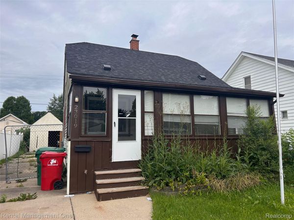 23019 Tuscany Avenue , Eastpointe, Mi 48021