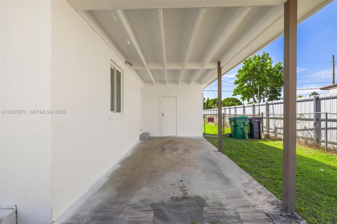 10930 SW 216th St, Miami, FL 33170 Photo