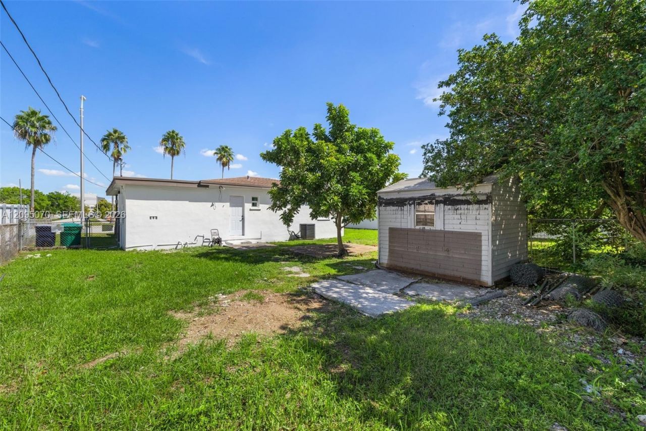 10930 SW 216th St, Miami, FL 33170 Photo