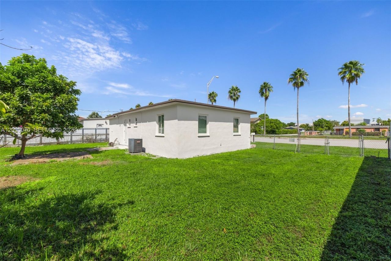10930 SW 216th St, Miami, FL 33170 Photo