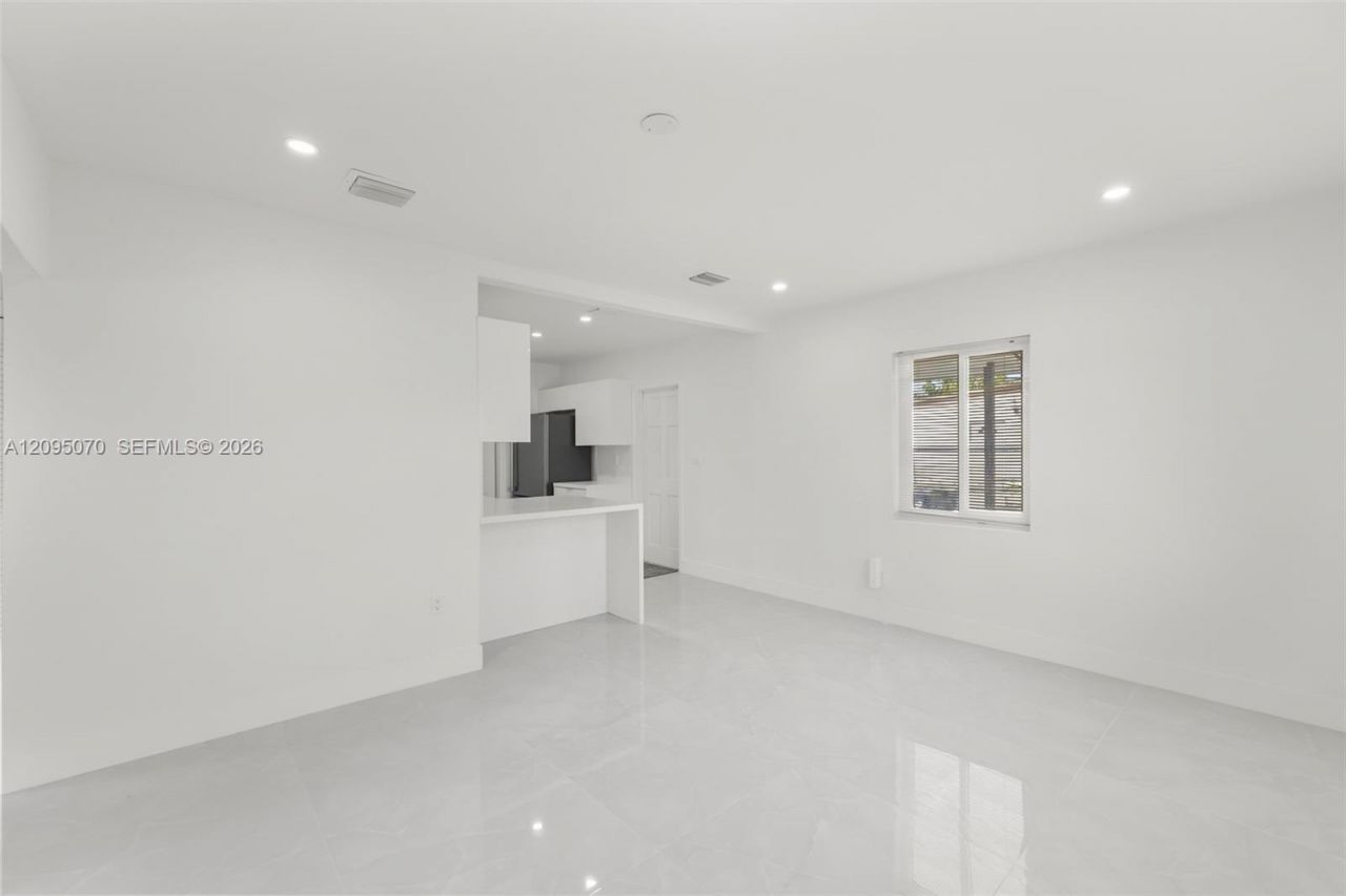 10930 SW 216th St, Miami, FL 33170 Photo