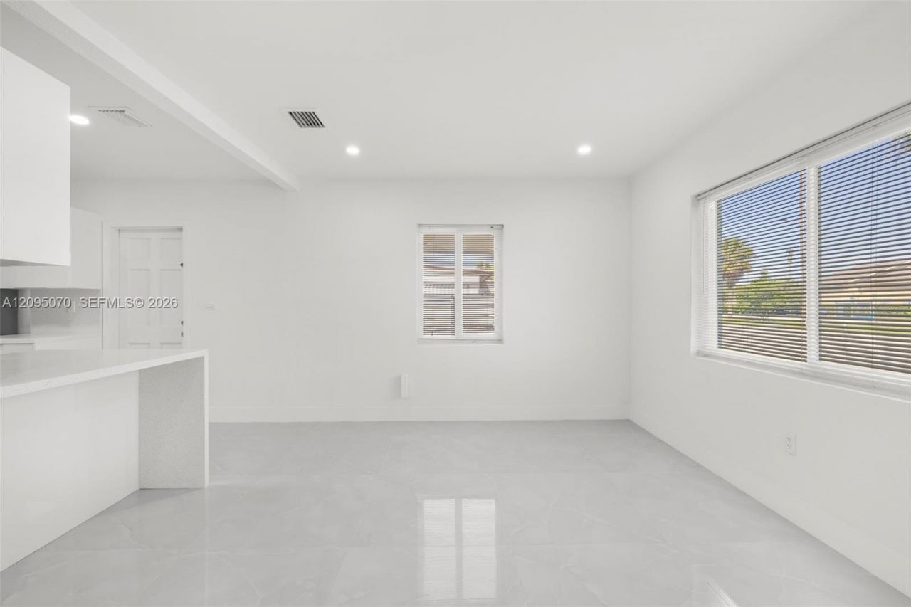 10930 SW 216th St, Miami, FL 33170 Photo