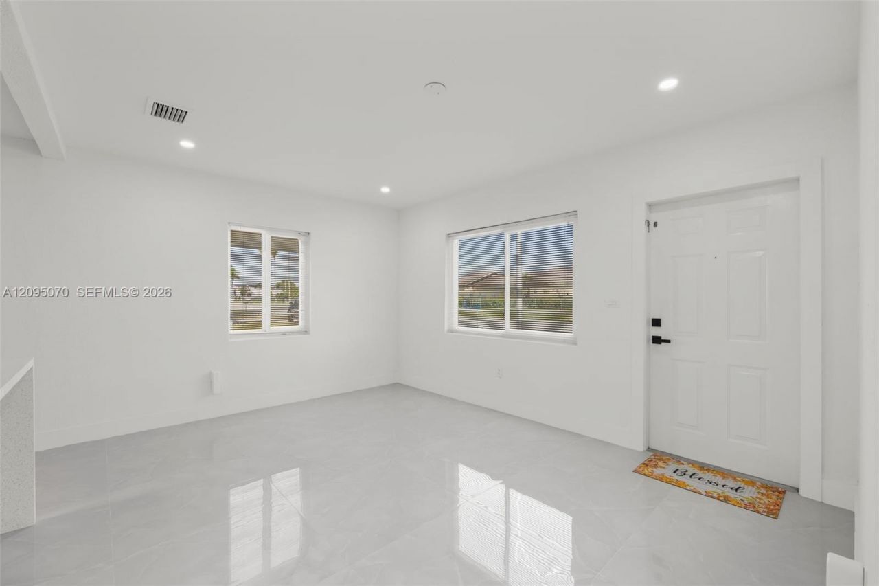 10930 SW 216th St, Miami, FL 33170 Photo