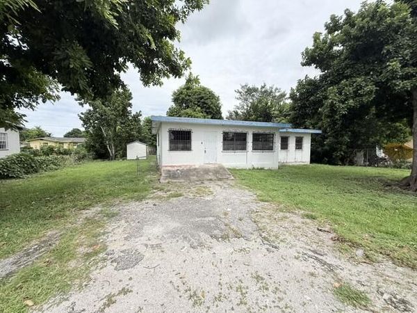 1421 NW Avenue D, Belle Glade, FL 33430