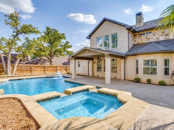 908 Bridle Path , Burleson, TX 76028