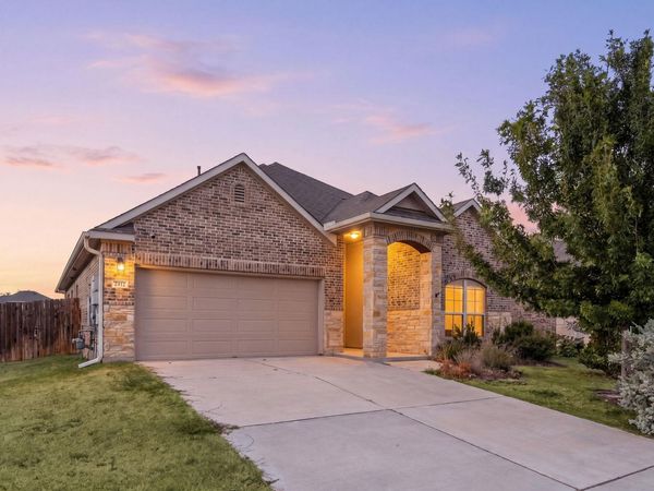 2412 Star Hill Ranch ST, Georgetown, TX 78628