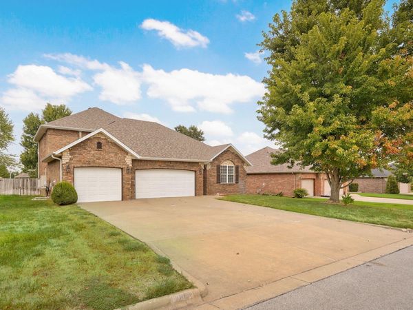 3871 W Olivia Street , Springfield, MO 65810