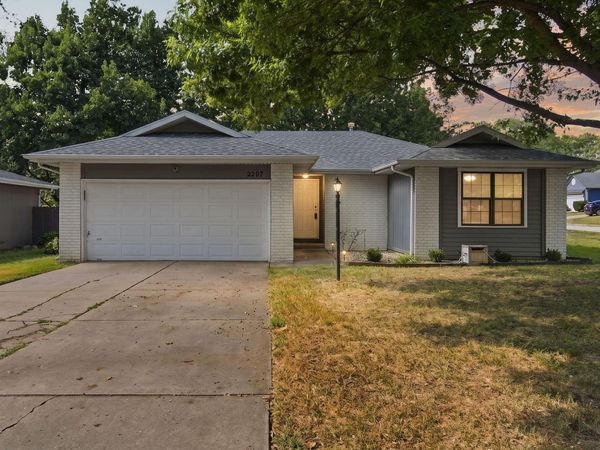 2207 S Nettleton Avenue , Springfield, MO 65807