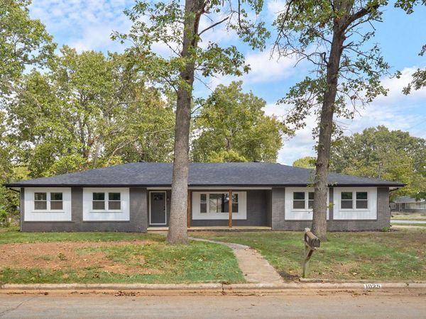 1025 W Vancouver Street , Springfield, MO 65803