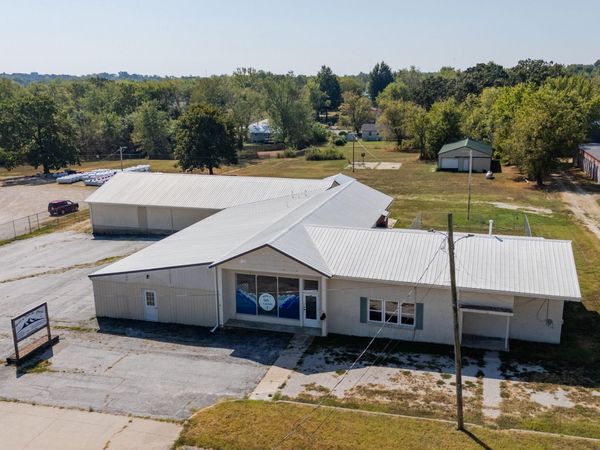 610 W 3rd Street , Mountain Grove, MO 65711