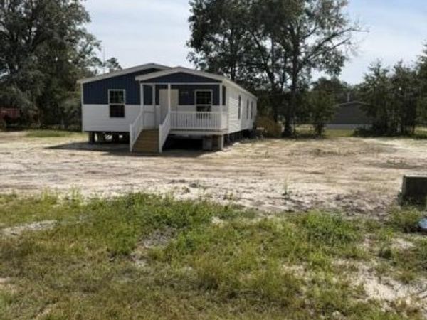 27585 W FOURTH Avenue, Hilliard, FL 32046