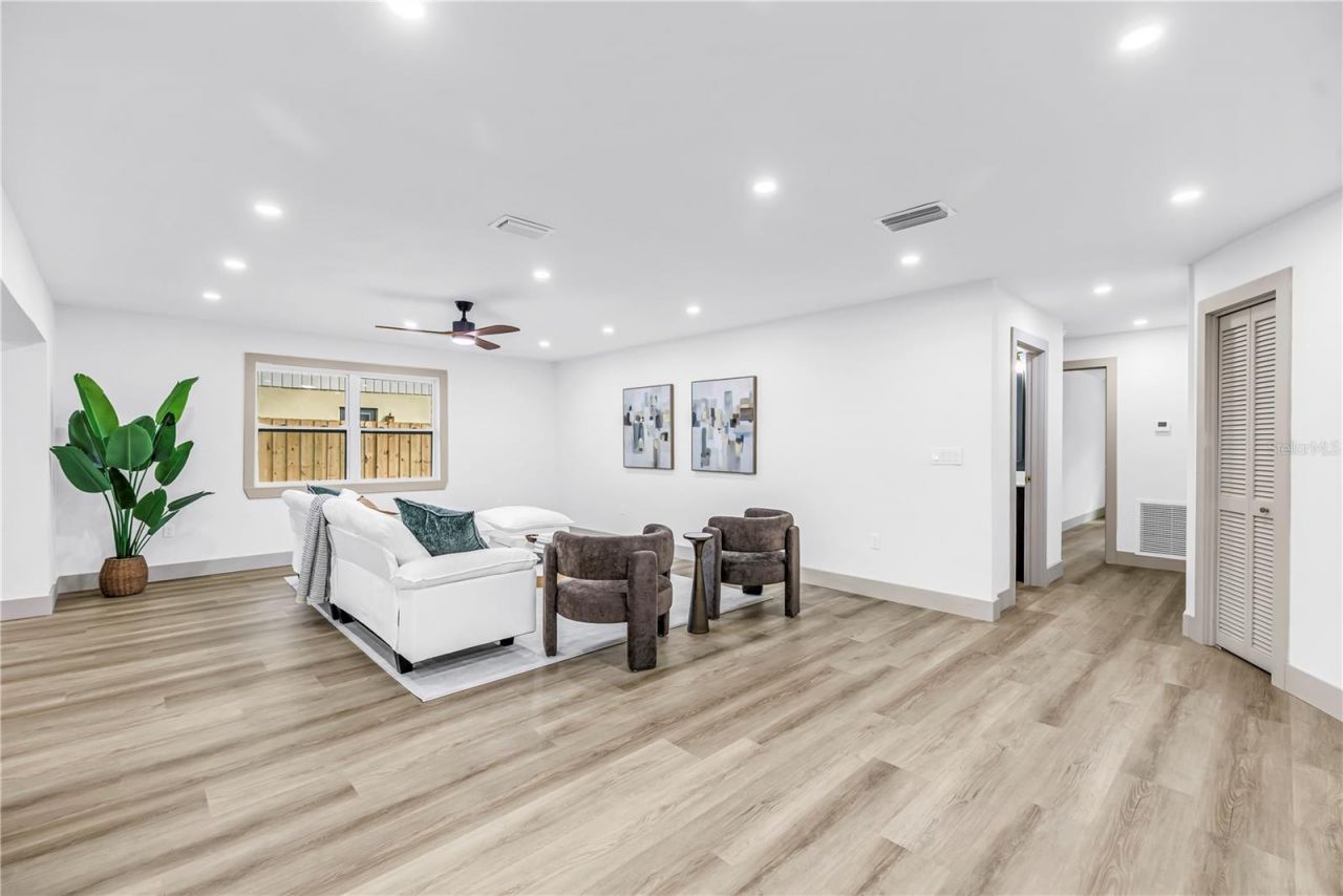 1116 N Riverhills Drive, Temple Terrace, FL 33617 Photo