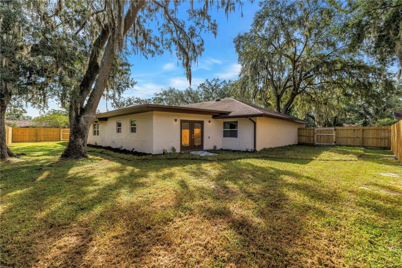 1116 N Riverhills Drive, Temple Terrace, FL 33617 Photo
