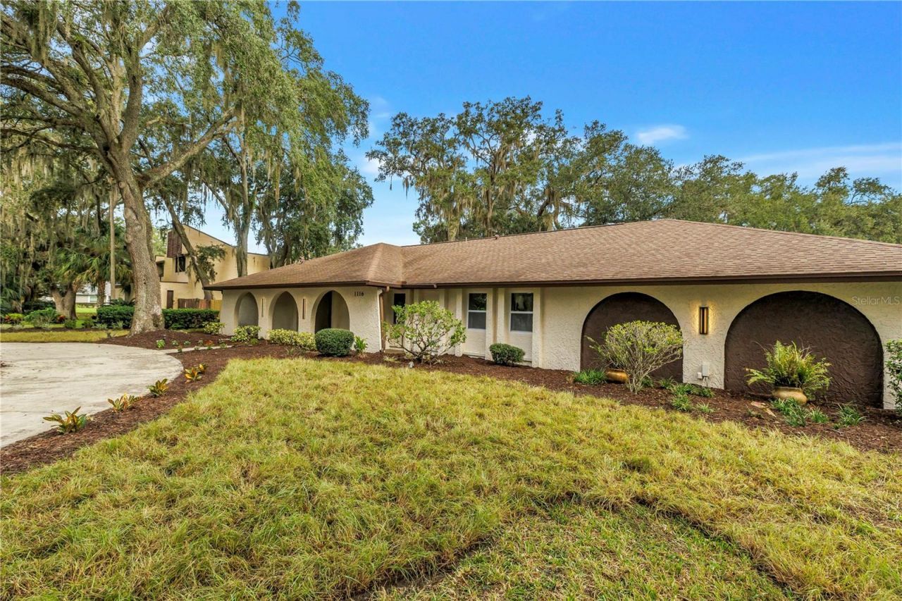 1116 N Riverhills Drive, Temple Terrace, FL 33617 Photo