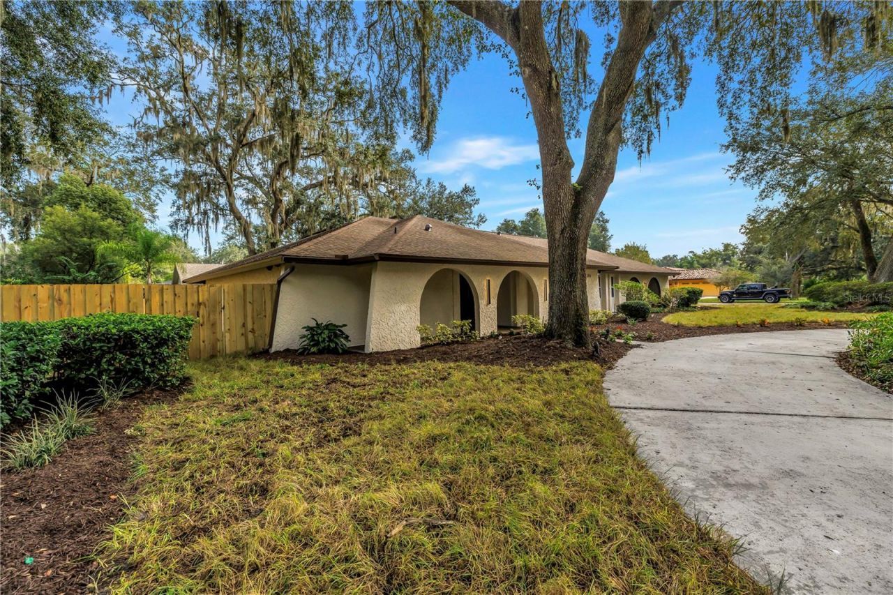 1116 N Riverhills Drive, Temple Terrace, FL 33617 Photo