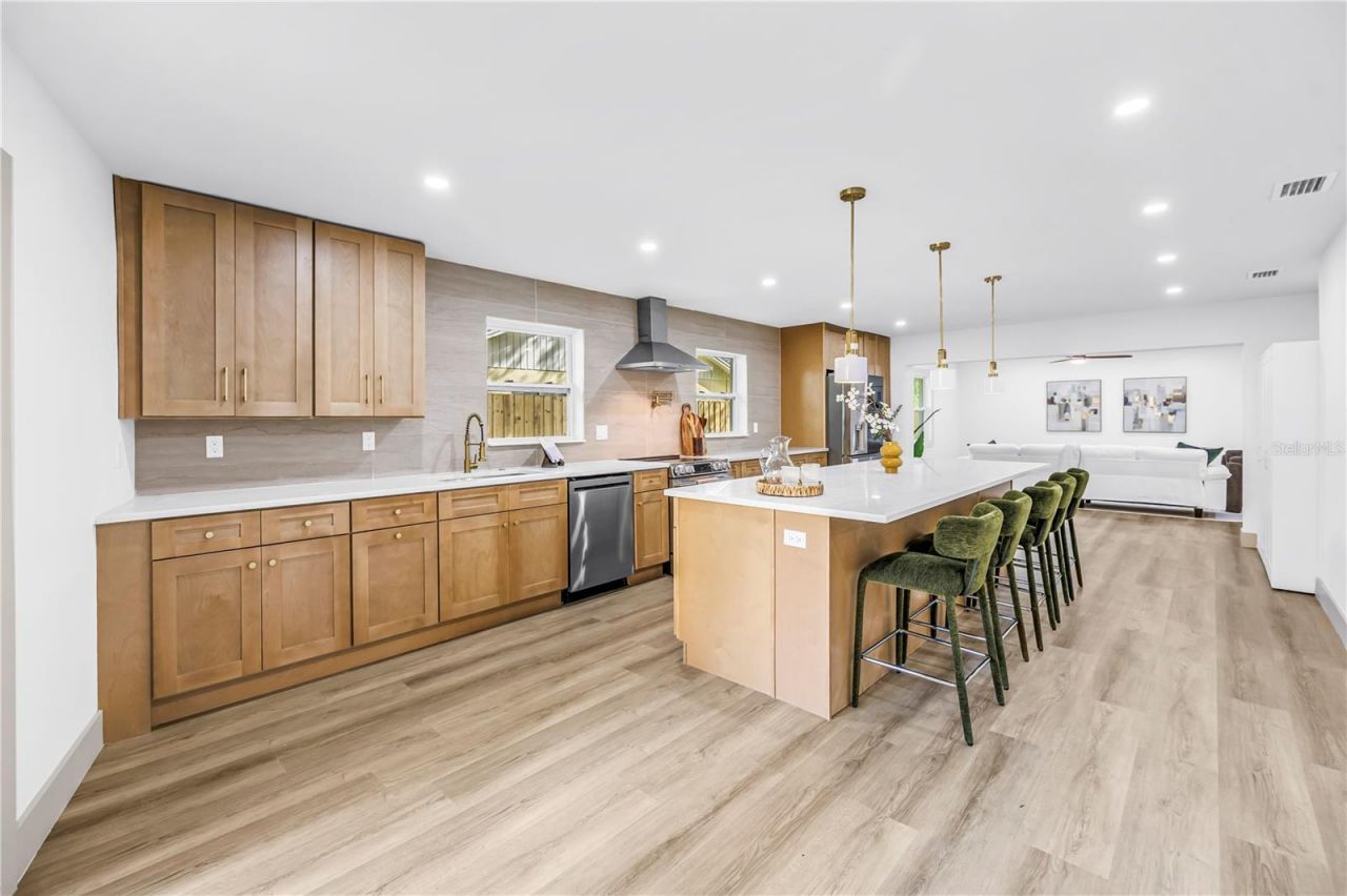1116 N Riverhills Drive, Temple Terrace, FL 33617 Photo