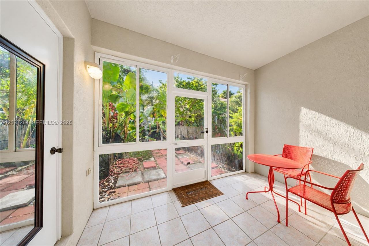 716 SW 122nd Ave, Pembroke Pines, FL 33025 Photo